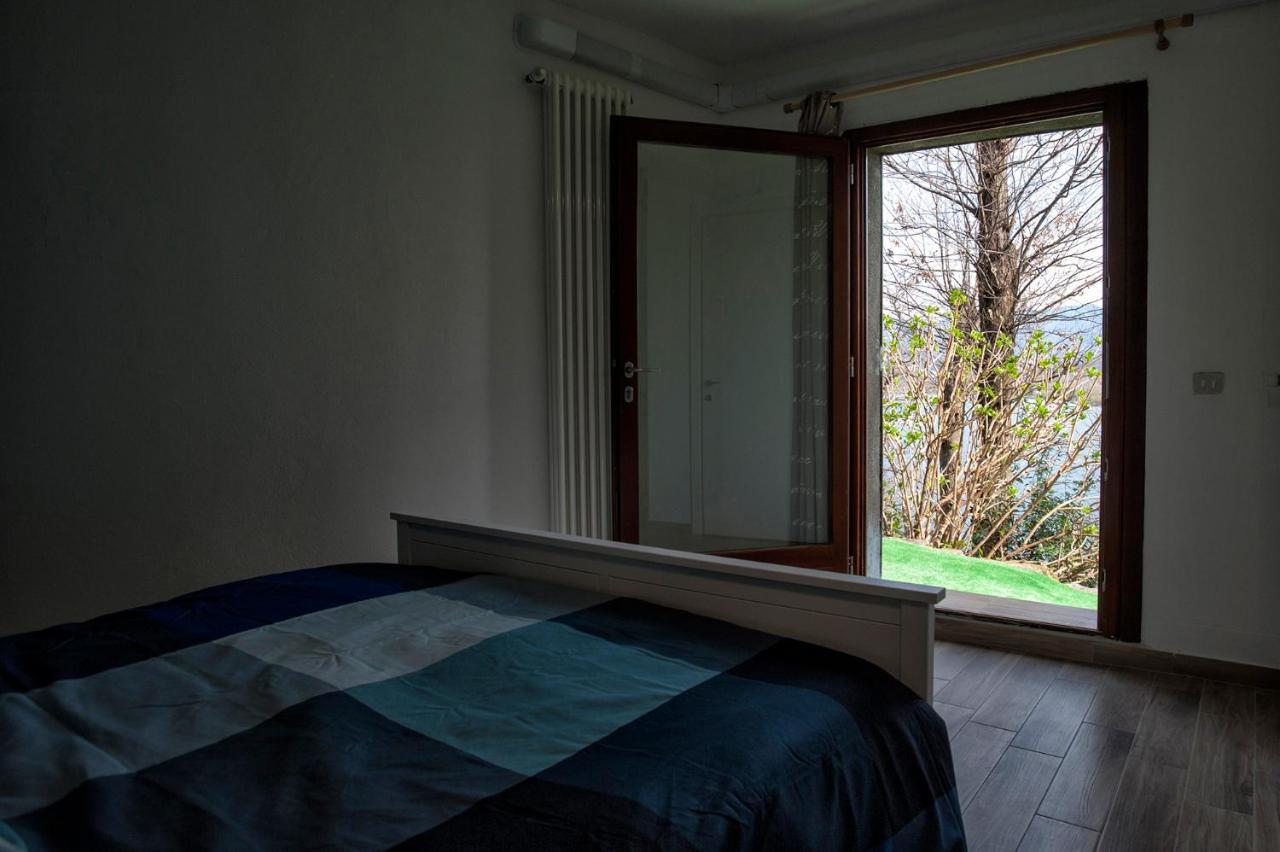 Casa Vacanze Tana Della Volpe Ispra Exterior foto